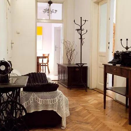 Silver Wolf Apartment